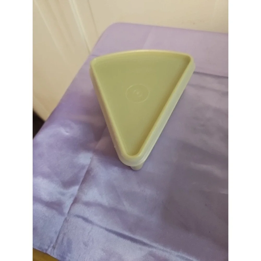 Vintage Tupperware Bread Keeper and Pie Slice Wedge Container Set White 2pc